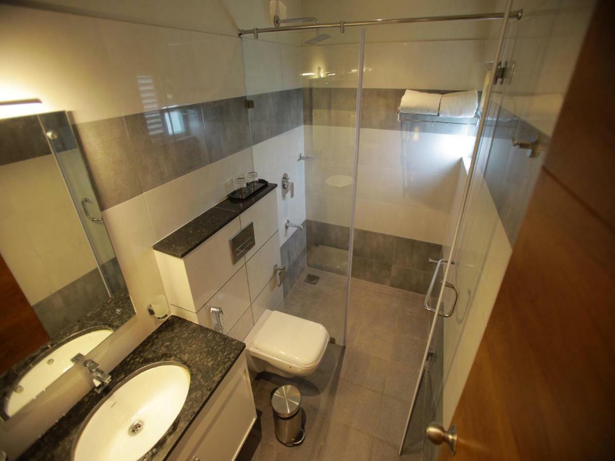 Hotel Withinn - Airport